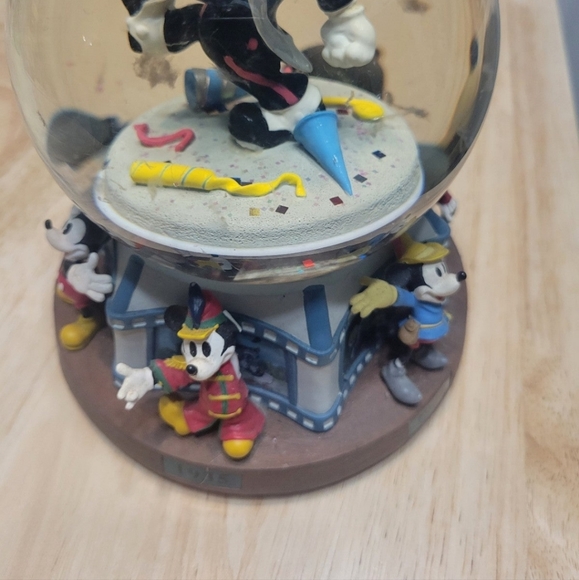 Disney Mickey Millennium Musical Waterglobe... - Picture 3 of 8